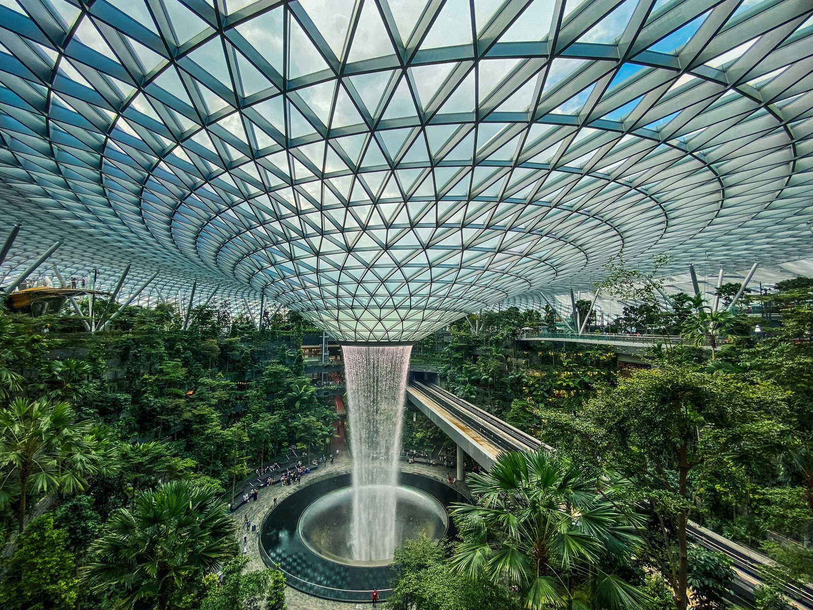 Водопад в Jewel Changi, Сингапур